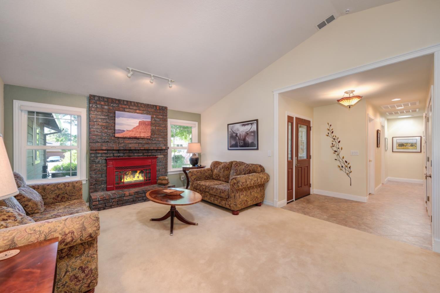 Detail Gallery Image 6 of 42 For 2421 Huckleberry Ln, Valley Springs,  CA 95252 - 3 Beds | 2 Baths