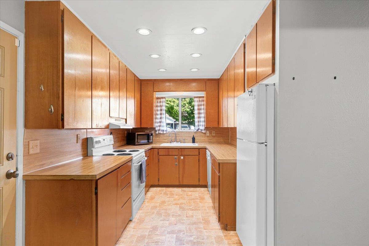 Detail Gallery Image 14 of 35 For 160 Lambuth Ave, Oakdale,  CA 95361 - 2 Beds | 2 Baths