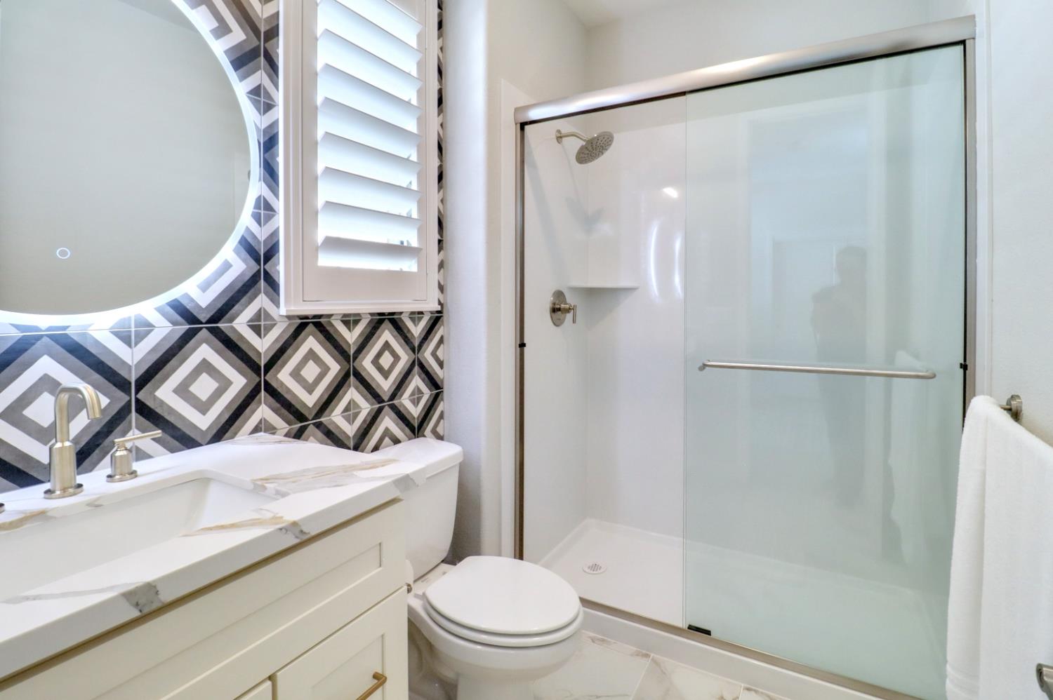 Detail Gallery Image 30 of 44 For 8594 Sona Way, Elk Grove,  CA 95757 - 6 Beds | 5/1 Baths