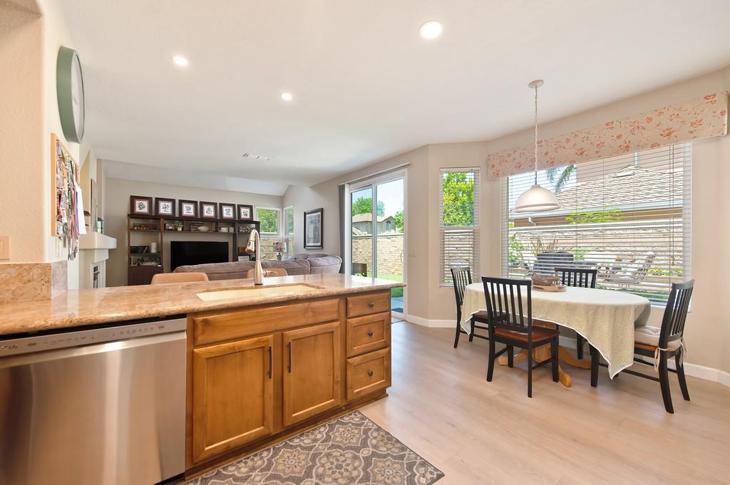 Detail Gallery Image 12 of 31 For 4530 Winter Oak Way, Antelope,  CA 95843 - 3 Beds | 2/1 Baths