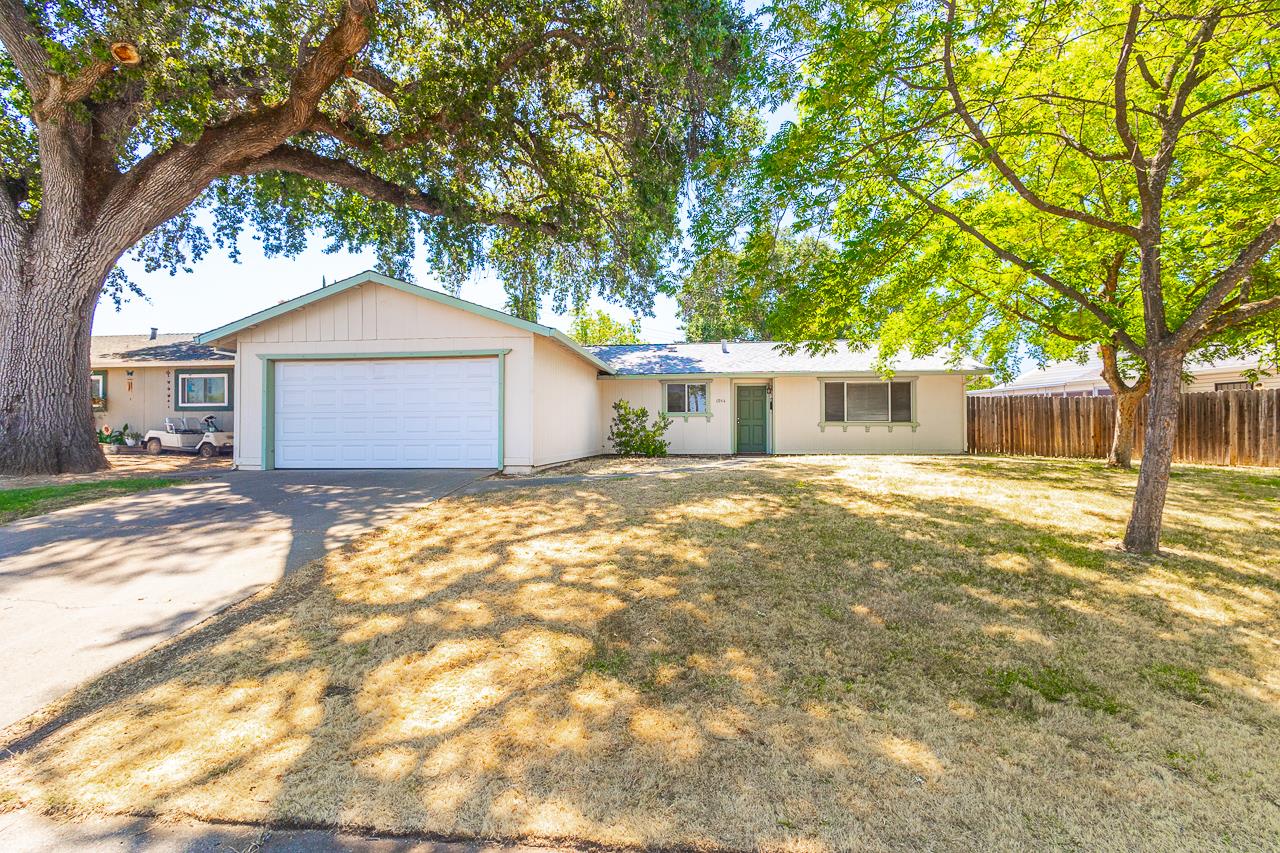 Detail Gallery Image 1 of 24 For 6944 Franela Way, Citrus Heights,  CA 95621 - 3 Beds | 1/1 Baths