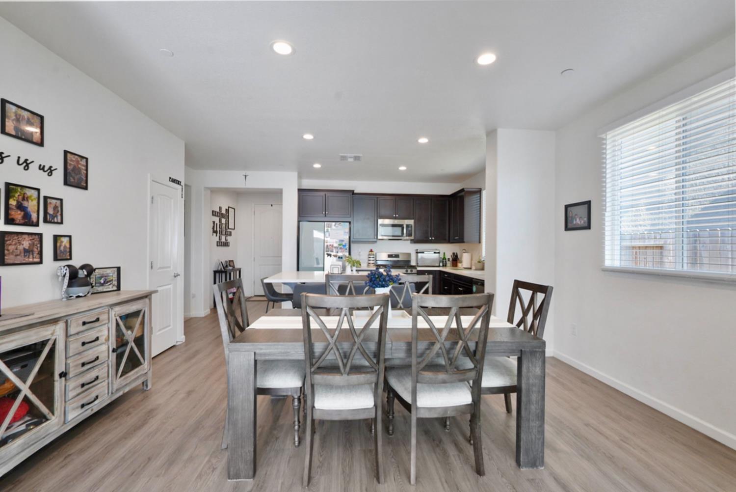Detail Gallery Image 7 of 33 For 453 Daffodil Dr, Merced,  CA 95341 - 3 Beds | 2 Baths