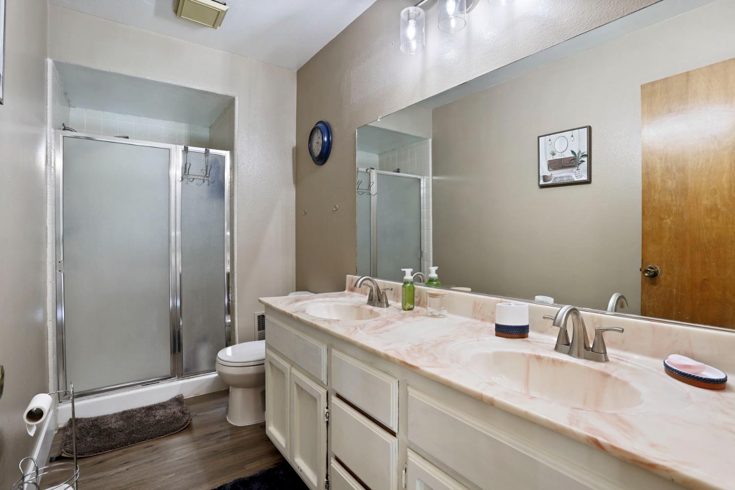 Detail Gallery Image 32 of 47 For 2300 Senimi Cir, Ceres,  CA 95307 - 4 Beds | 3 Baths