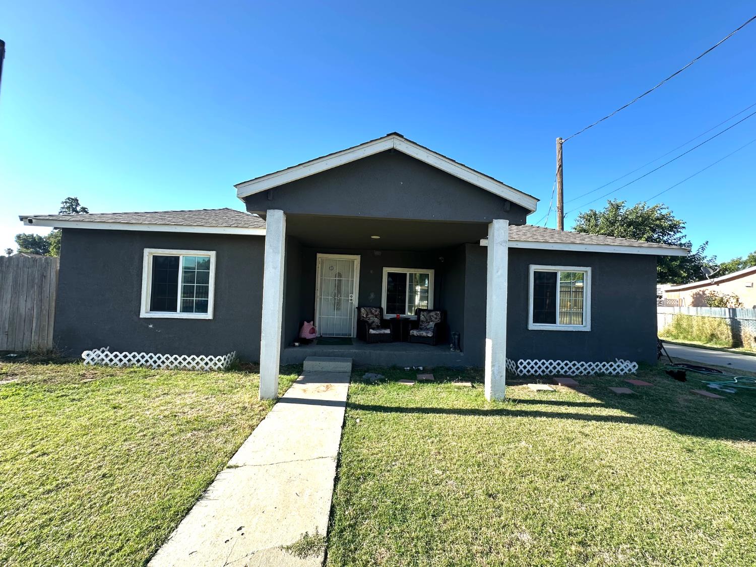 Detail Gallery Image 3 of 15 For 605 Olivero Rd, Modesto,  CA 95358 - 3 Beds | 1 Baths