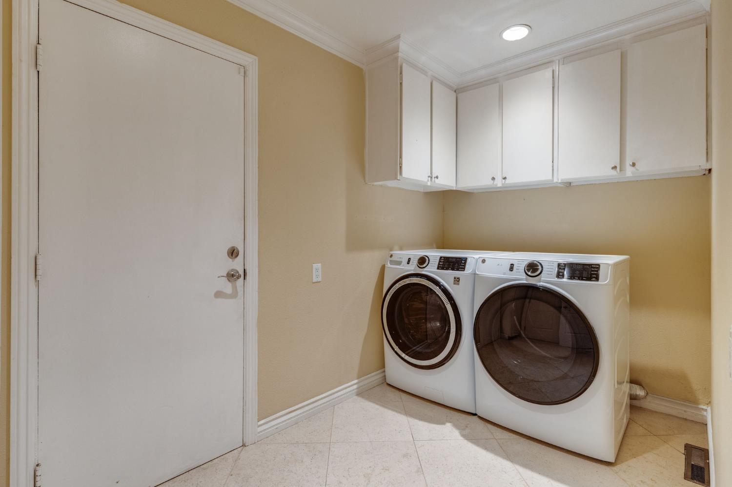 Detail Gallery Image 44 of 64 For 5352 Wedge Cir, Fair Oaks,  CA 95628 - 3 Beds | 2 Baths