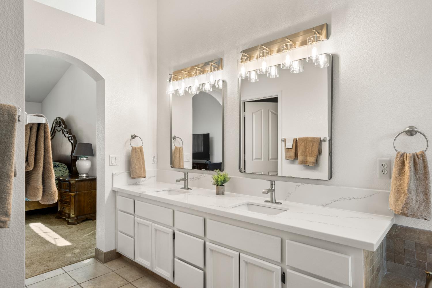 Detail Gallery Image 35 of 57 For 5100 Homeland Ct, Antelope,  CA 95843 - 6 Beds | 3 Baths