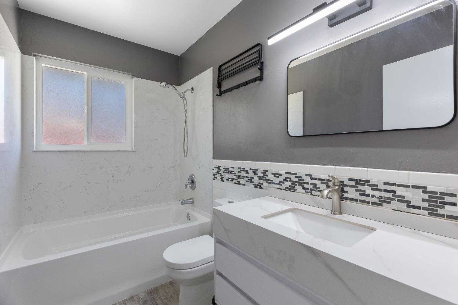 Detail Gallery Image 29 of 40 For 2537 Warrego Way, Sacramento,  CA 95826 - 4 Beds | 2/1 Baths