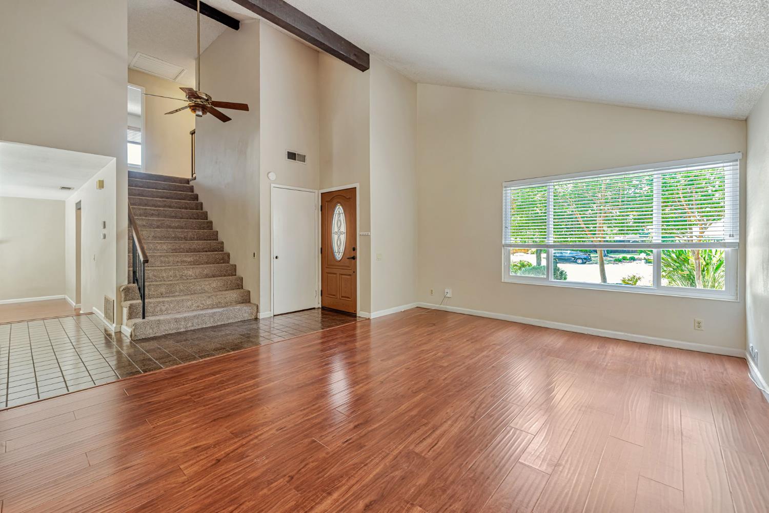 Detail Gallery Image 3 of 38 For 5544 Montia Ct, Orangevale,  CA 95662 - 4 Beds | 2/1 Baths