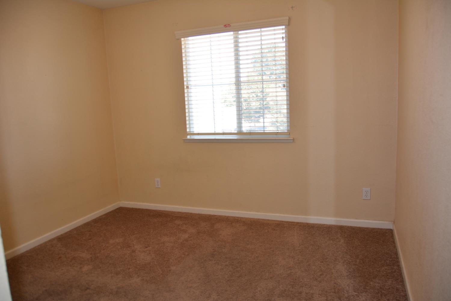 Detail Gallery Image 15 of 29 For 1492 Antioch Ct, Merced,  CA 95348 - 5 Beds | 2/1 Baths