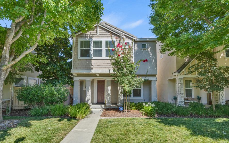 Detail Gallery Image 1 of 48 For 2582 Aimonetti Ave, Sacramento,  CA 95833 - 3 Beds | 2/1 Baths