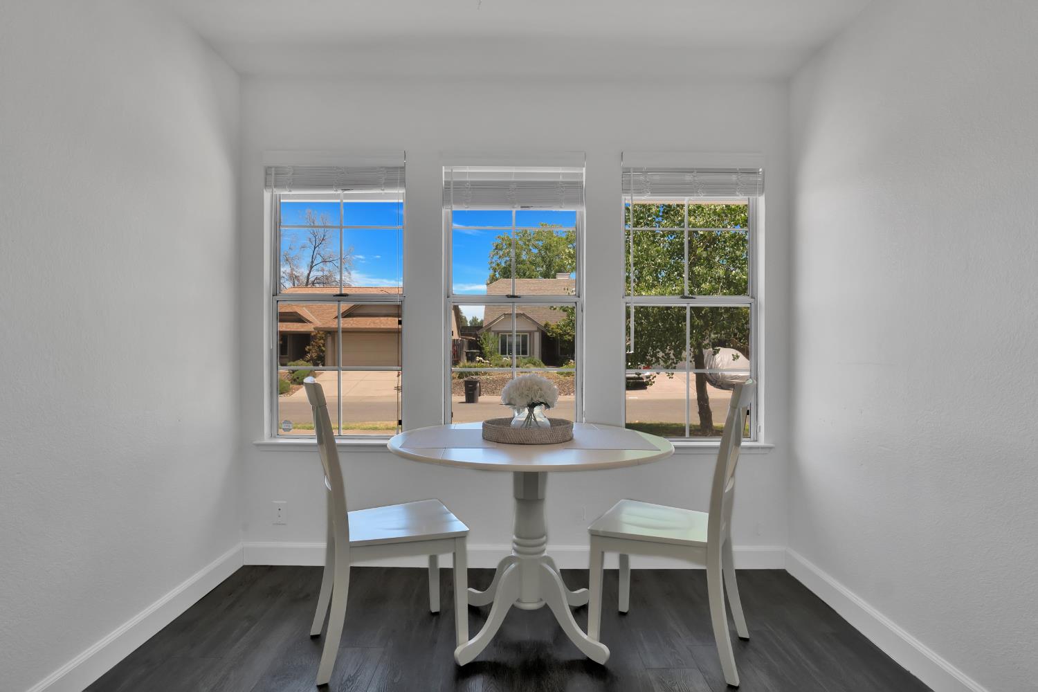Detail Gallery Image 3 of 24 For 7427 Cessna Dr, Citrus Heights,  CA 95621 - 3 Beds | 2 Baths