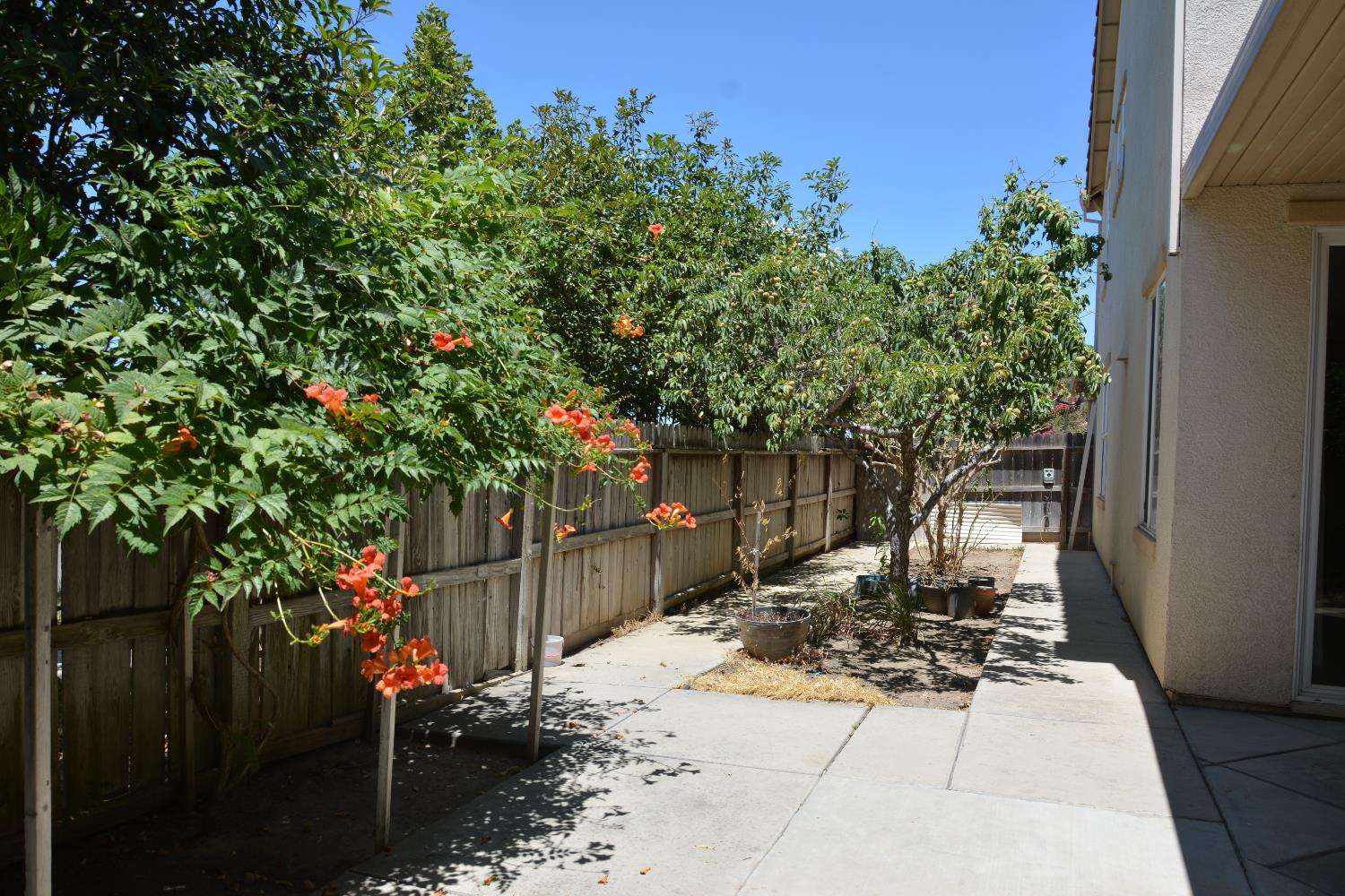 Detail Gallery Image 26 of 29 For 1492 Antioch Ct, Merced,  CA 95348 - 5 Beds | 2/1 Baths