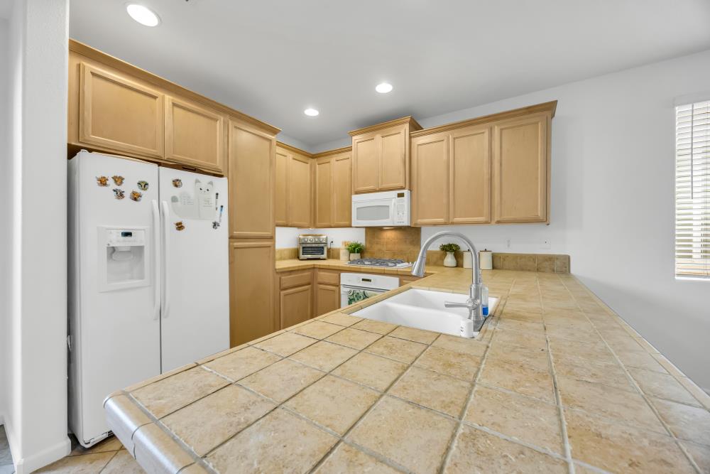 Detail Gallery Image 16 of 48 For 2582 Aimonetti Ave, Sacramento,  CA 95833 - 3 Beds | 2/1 Baths