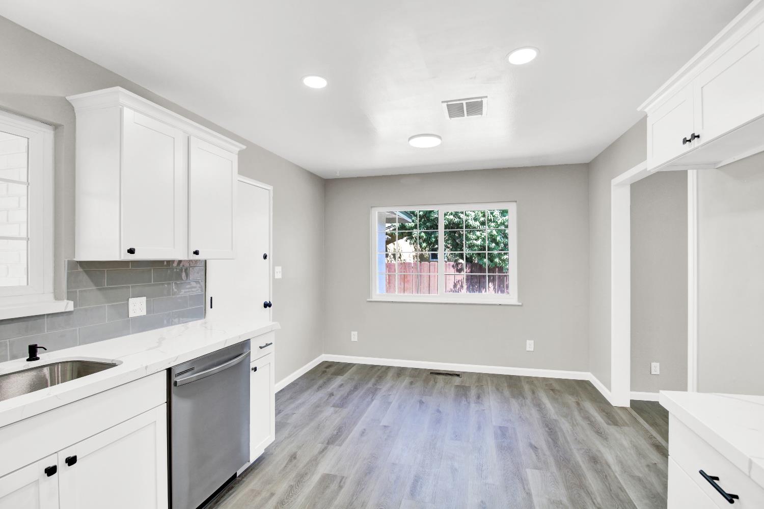 Detail Gallery Image 16 of 45 For 3212 Lotus Ct, Ceres,  CA 95307 - 3 Beds | 2 Baths