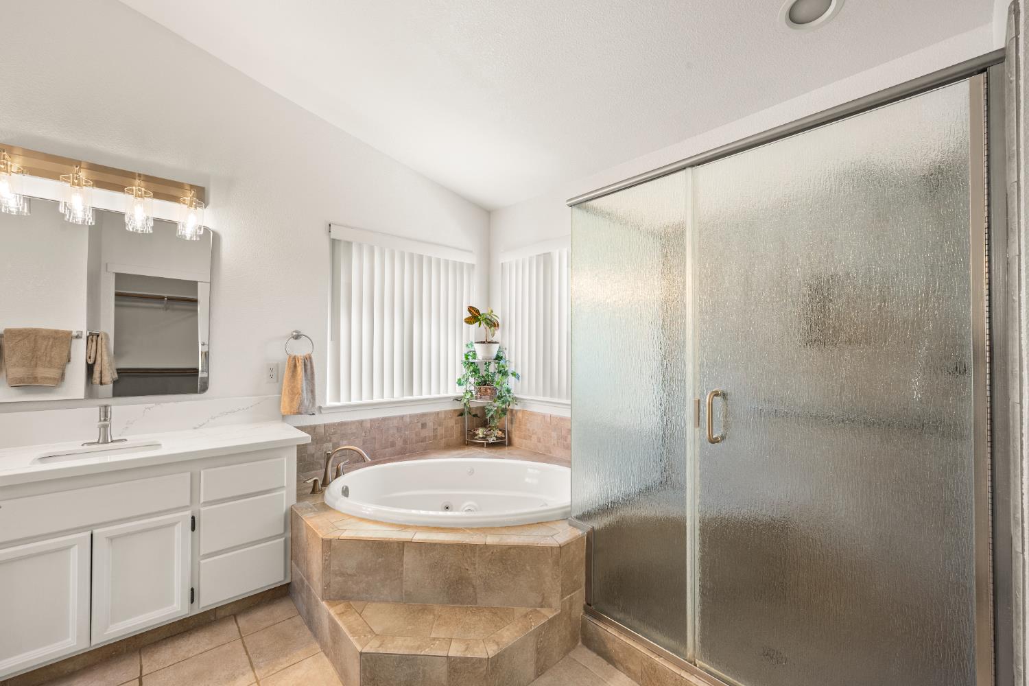 Detail Gallery Image 36 of 57 For 5100 Homeland Ct, Antelope,  CA 95843 - 6 Beds | 3 Baths