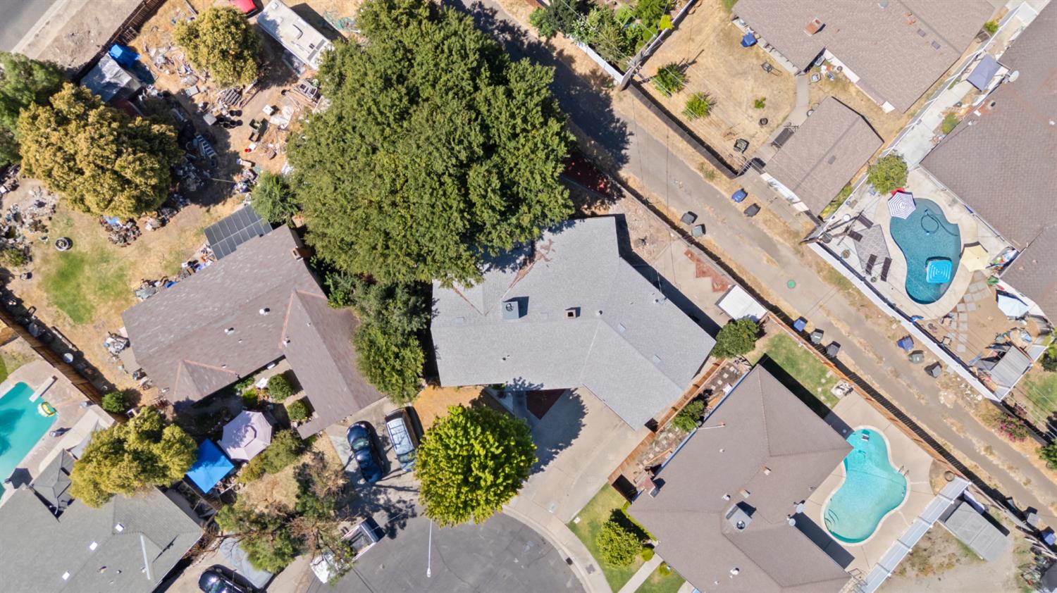 Detail Gallery Image 3 of 28 For 904 Tahoe Dr, Modesto,  CA 95350 - 3 Beds | 2 Baths
