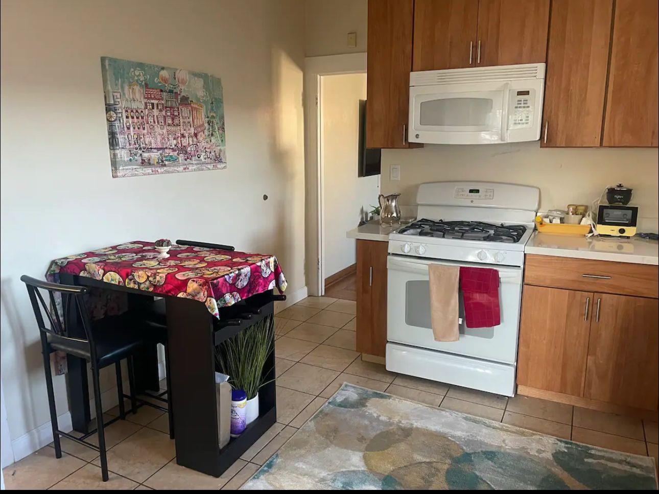 Detail Gallery Image 6 of 12 For 159 John, Oakland,  CA 94611 - 2 Beds | 1 Baths
