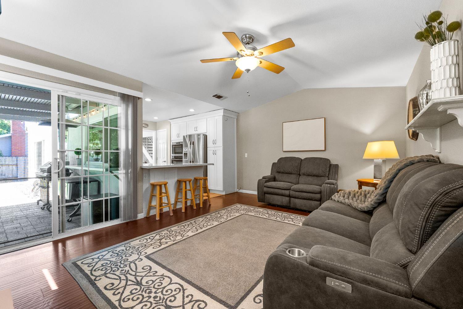 Detail Gallery Image 17 of 41 For 8107 Peppertree Rd, Dublin,  CA 94568 - 4 Beds | 2 Baths