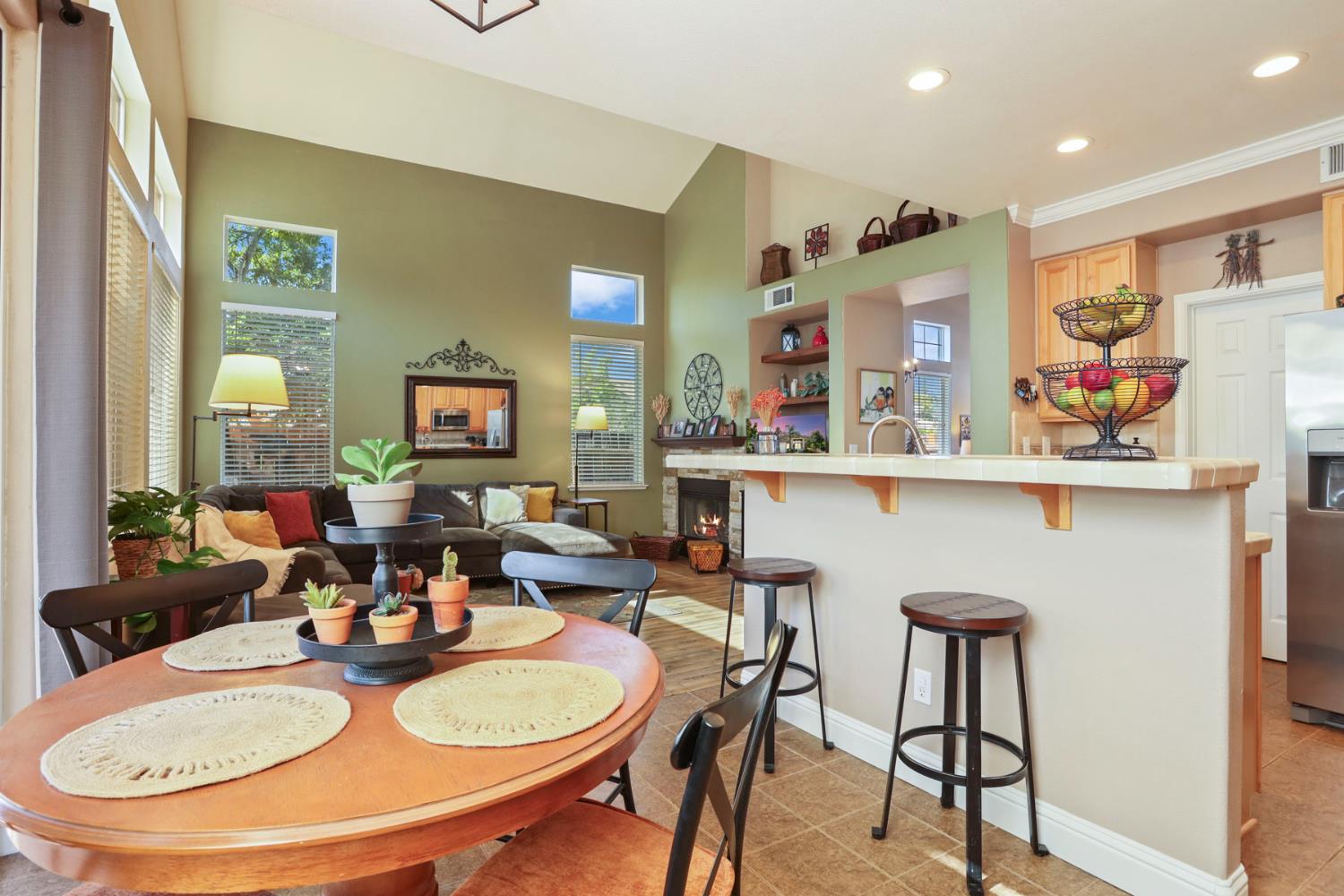Detail Gallery Image 10 of 21 For 1214 Royal Ann Ct, Brentwood,  CA 94513 - 4 Beds | 2/1 Baths