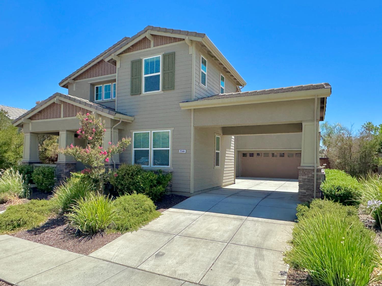 Detail Gallery Image 2 of 33 For 2544 Mack Way, Woodland,  CA 95776 - 4 Beds | 3 Baths