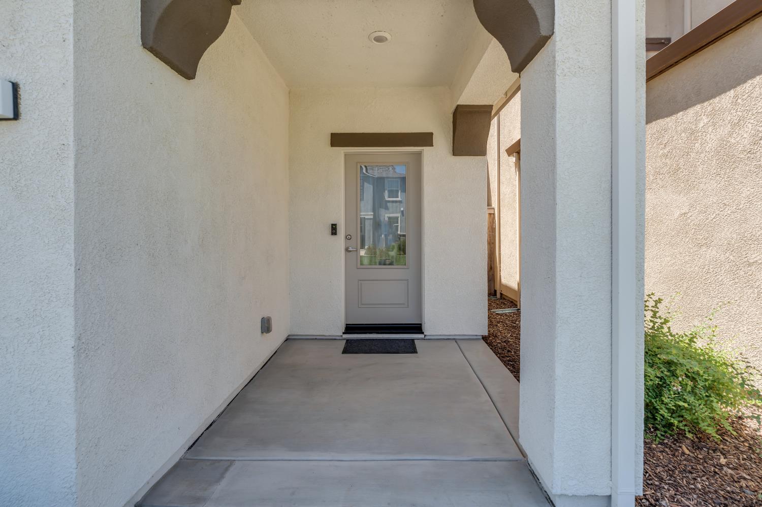 Detail Gallery Image 3 of 29 For 4055 Prosser St, West Sacramento,  CA 95691 - 3 Beds | 2/1 Baths