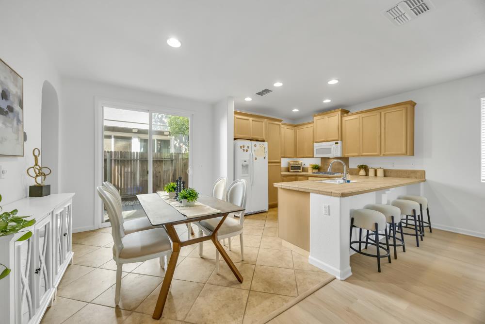 Detail Gallery Image 11 of 48 For 2582 Aimonetti Ave, Sacramento,  CA 95833 - 3 Beds | 2/1 Baths