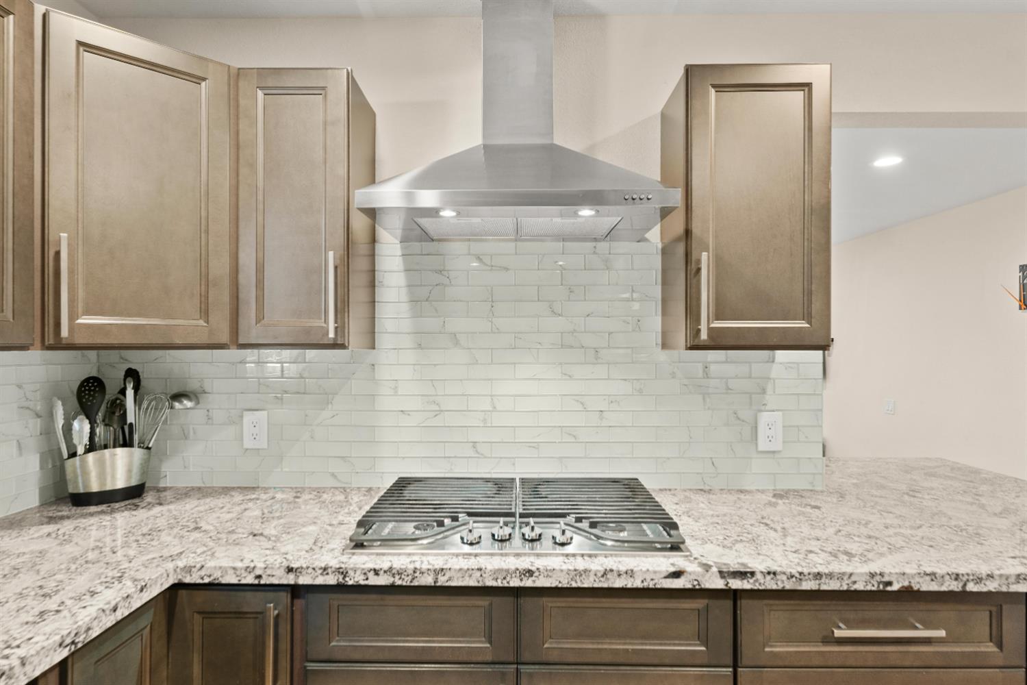 Detail Gallery Image 19 of 60 For 6936 Kon Tiki Dr, Orangevale,  CA 95662 - 4 Beds | 2/1 Baths