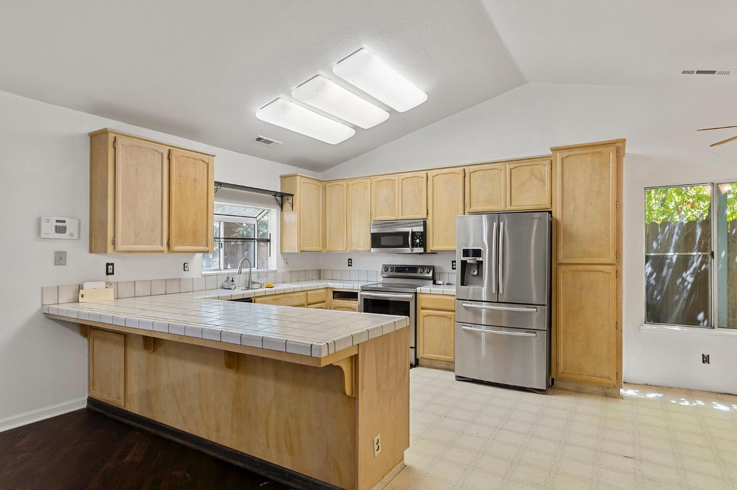 Detail Gallery Image 4 of 25 For 1517 Hackett Road, Ceres,  CA 95307 - 3 Beds | 2 Baths