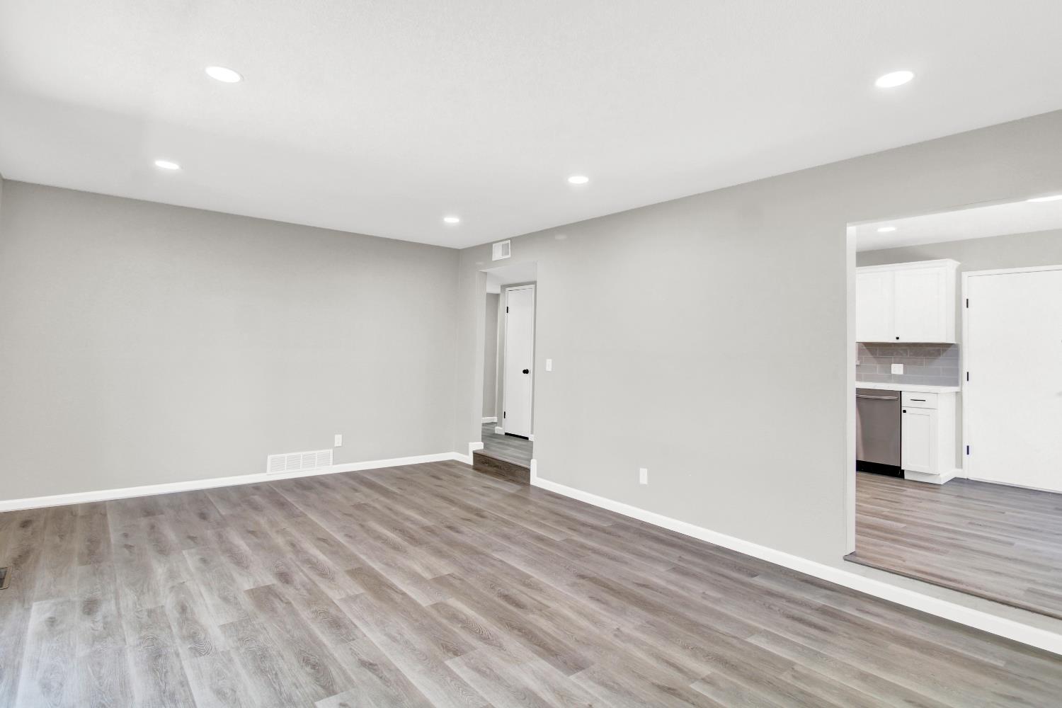 Detail Gallery Image 22 of 45 For 3212 Lotus Ct, Ceres,  CA 95307 - 3 Beds | 2 Baths