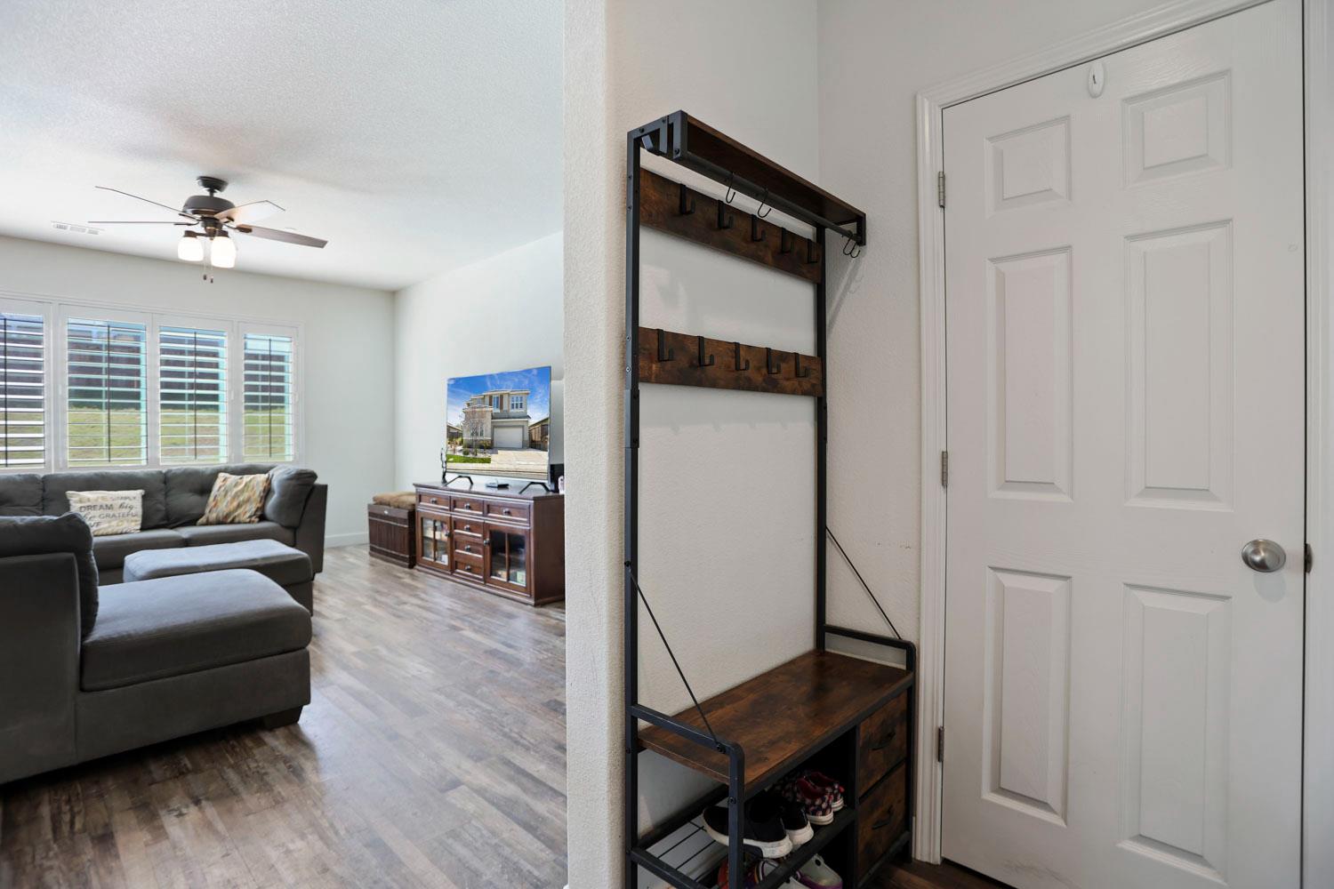 Detail Gallery Image 14 of 37 For 21224 Grapevine, Patterson,  CA 95363 - 5 Beds | 3 Baths