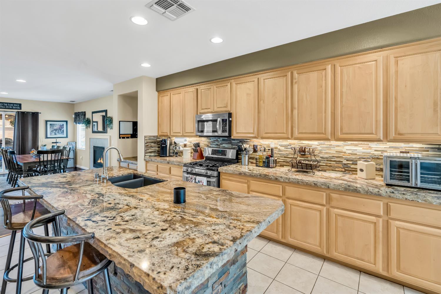 Detail Gallery Image 15 of 53 For 3962 Martis St, West Sacramento,  CA 95691 - 4 Beds | 2/1 Baths
