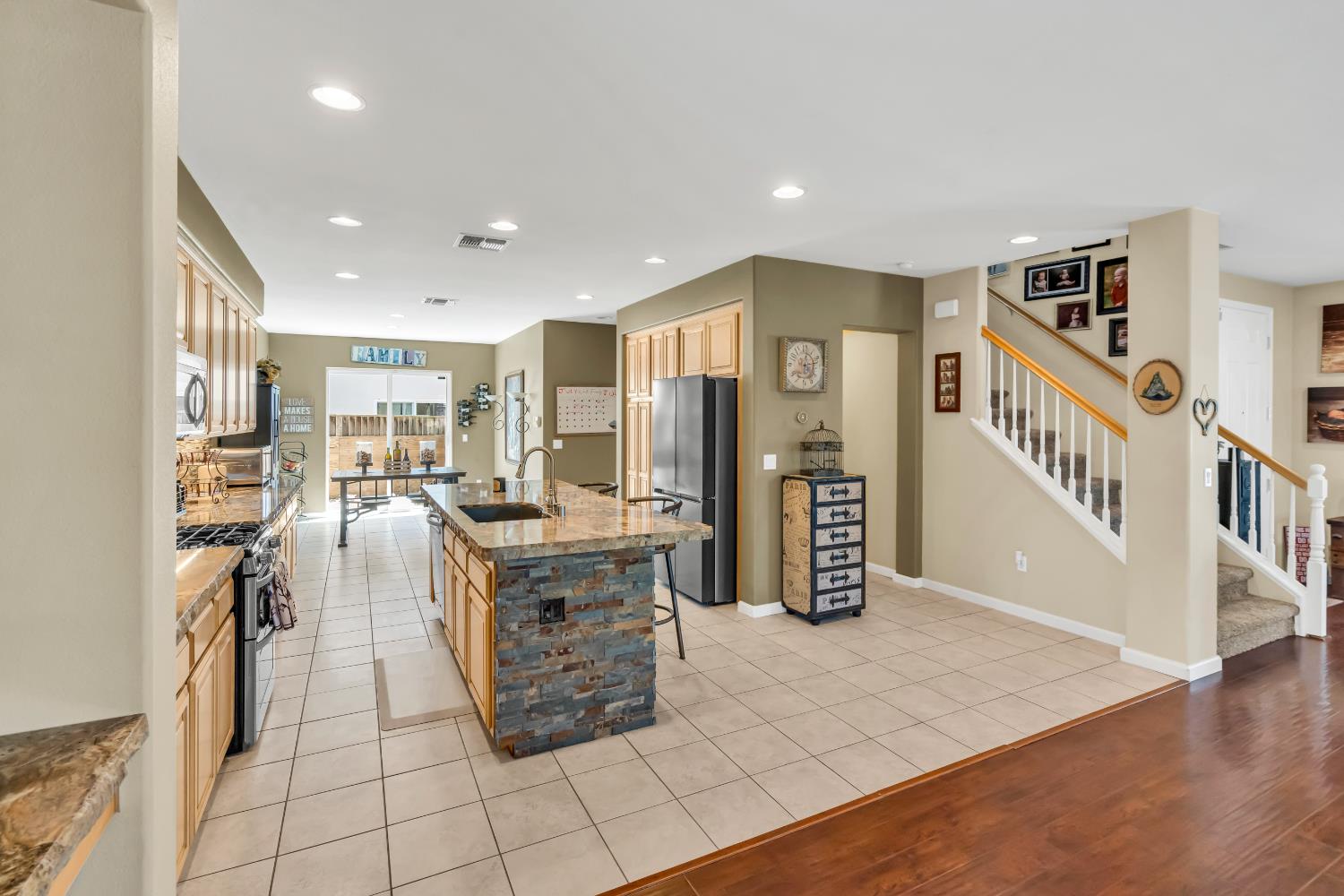 Detail Gallery Image 12 of 53 For 3962 Martis St, West Sacramento,  CA 95691 - 4 Beds | 2/1 Baths