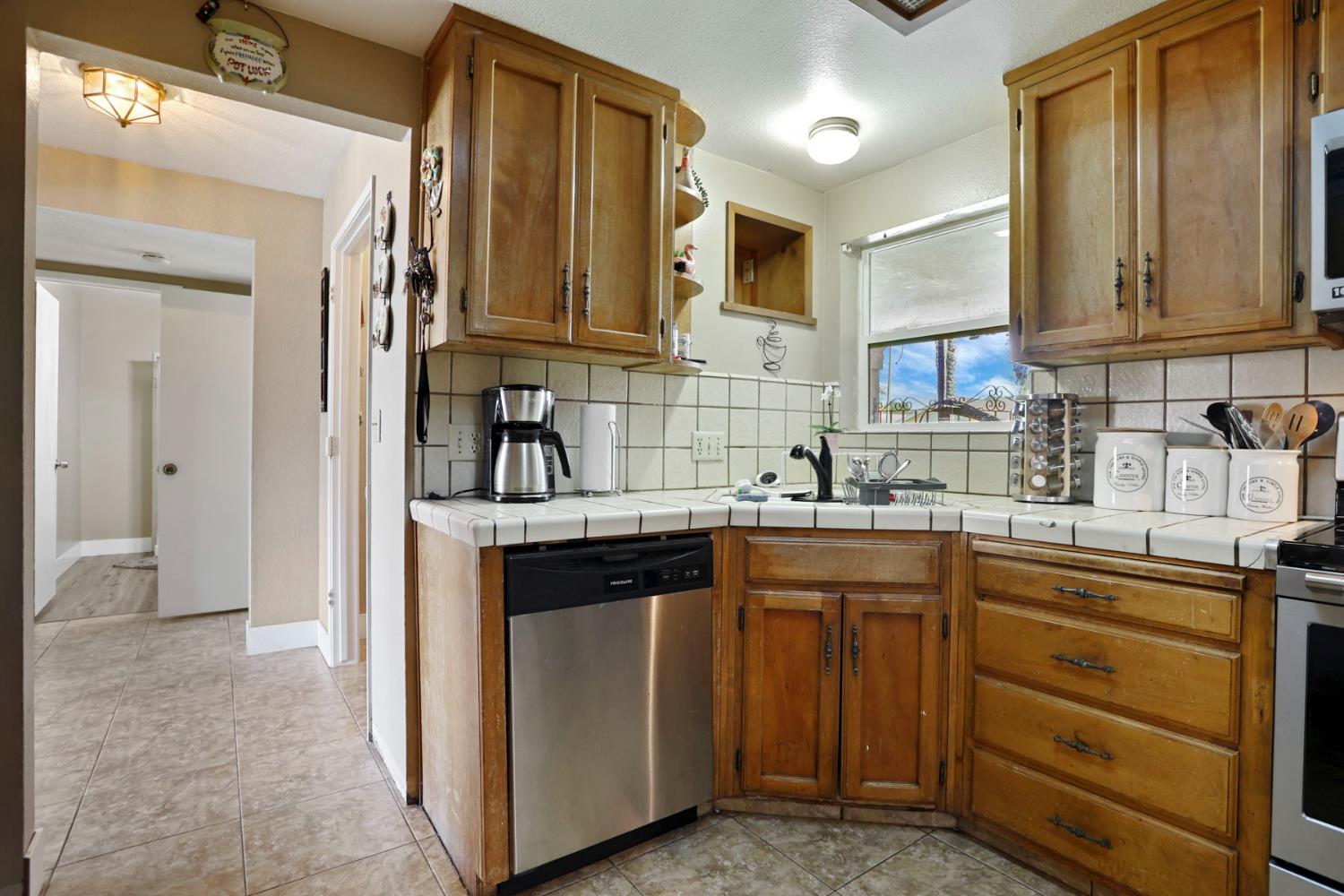Detail Gallery Image 24 of 47 For 2300 Senimi Cir, Ceres,  CA 95307 - 4 Beds | 3 Baths