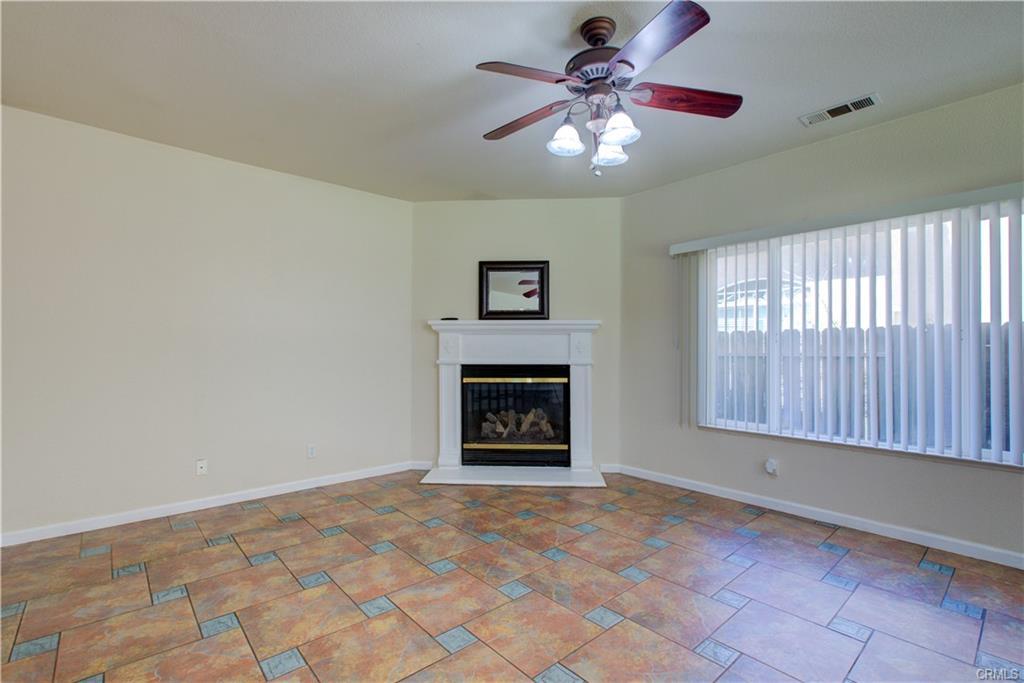 Detail Gallery Image 10 of 54 For 1443 Favier Dr, Merced,  CA 95340 - 5 Beds | 2/1 Baths