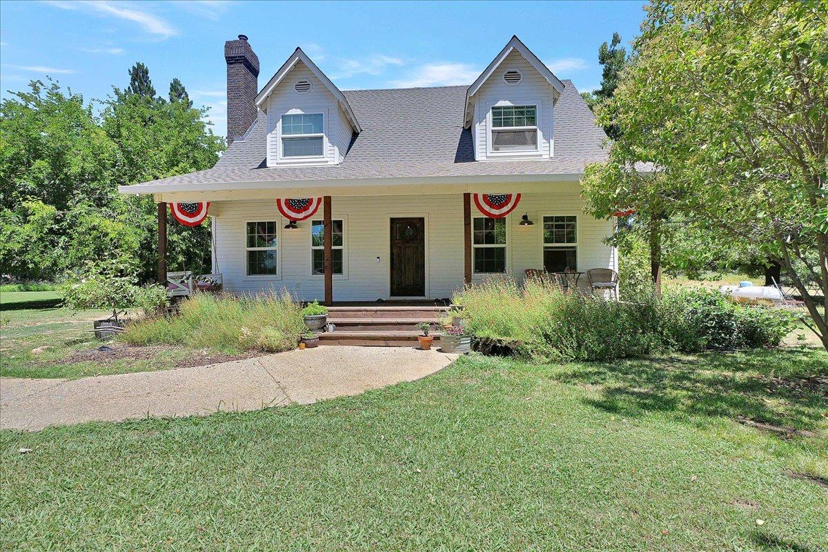 Detail Gallery Image 2 of 45 For 2724 State Highway 20, Marysville,  CA 95901 - 3 Beds | 2 Baths