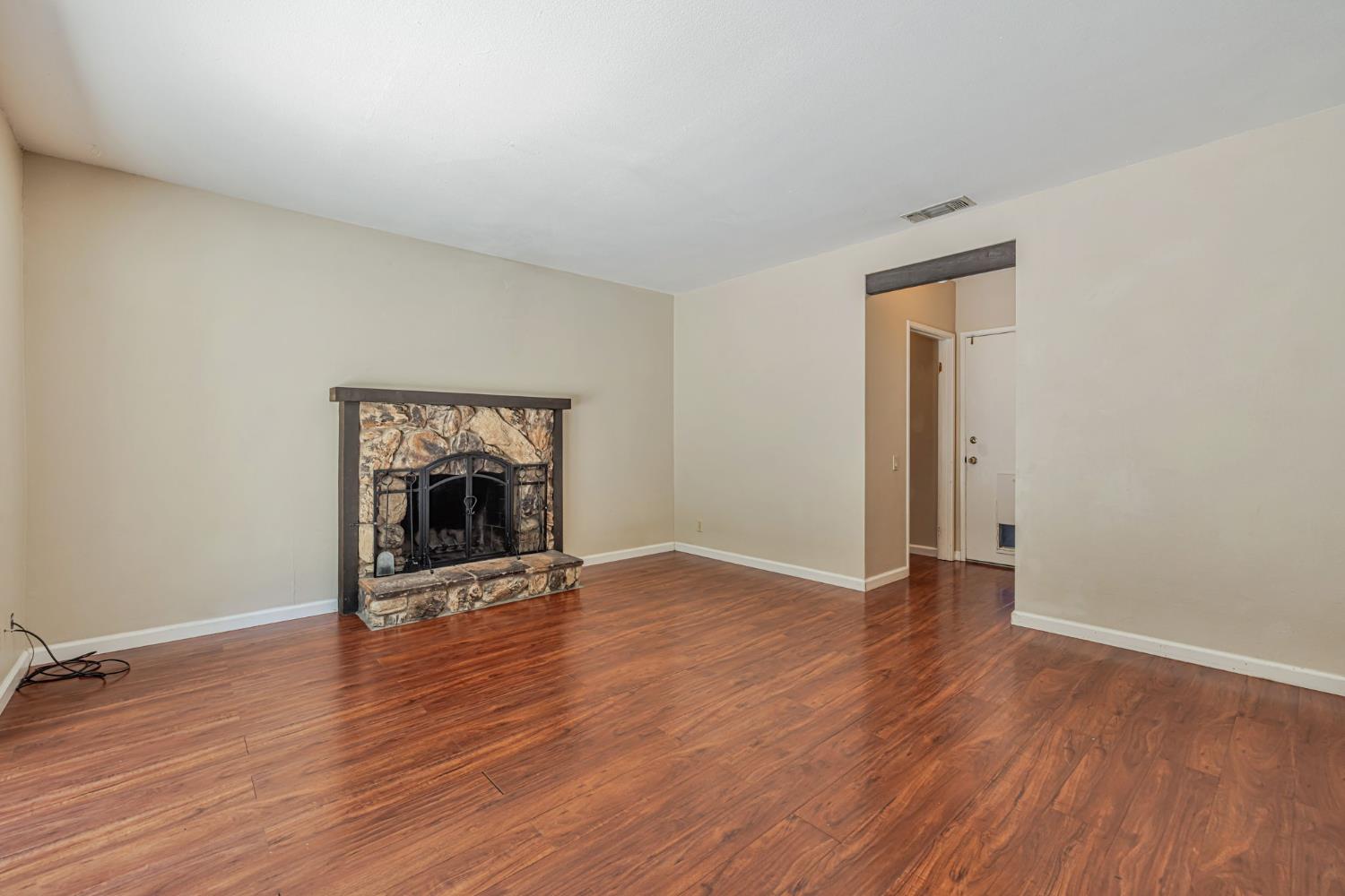 Detail Gallery Image 13 of 38 For 5544 Montia Ct, Orangevale,  CA 95662 - 4 Beds | 2/1 Baths