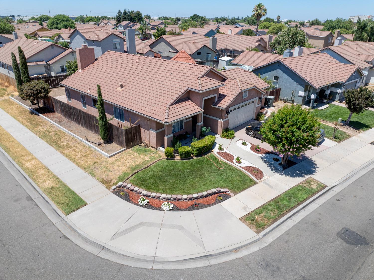 Detail Gallery Image 5 of 31 For 3129 Malik Ave, Ceres,  CA 95307 - 4 Beds | 2 Baths