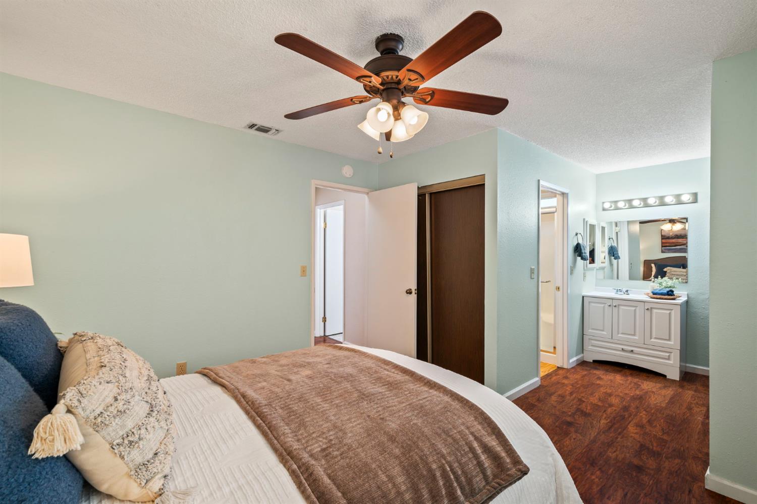 Detail Gallery Image 21 of 32 For 3331 Calico Ct, Sacramento,  CA 95826 - 3 Beds | 2 Baths
