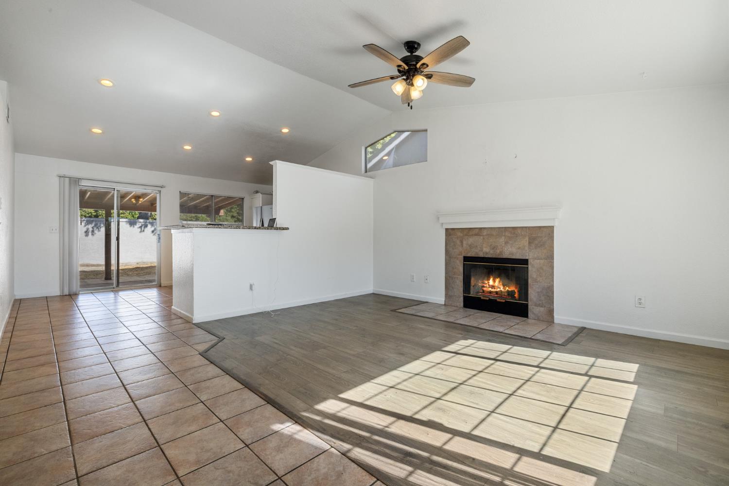 Detail Gallery Image 8 of 33 For 633 Waddell Way, Modesto,  CA 95357 - 3 Beds | 2 Baths