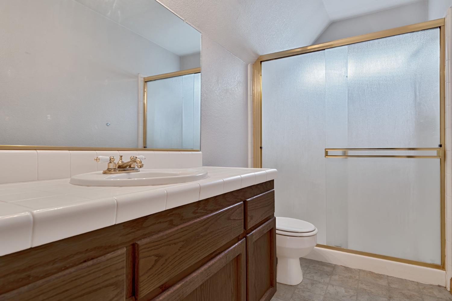 Detail Gallery Image 19 of 36 For 6736 Folkstone Way, Elk Grove,  CA 95758 - 4 Beds | 3 Baths