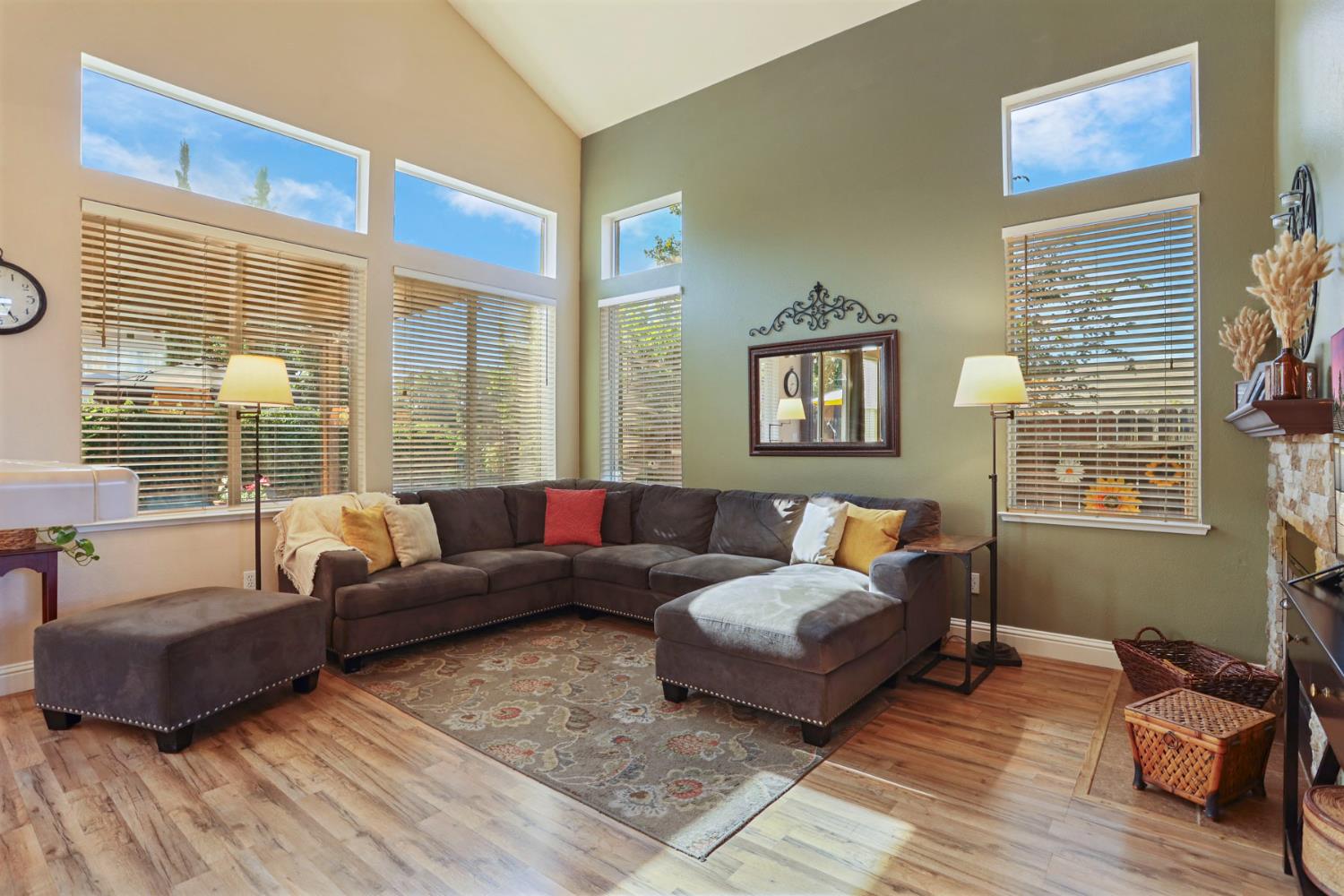Detail Gallery Image 8 of 21 For 1214 Royal Ann Ct, Brentwood,  CA 94513 - 4 Beds | 2/1 Baths