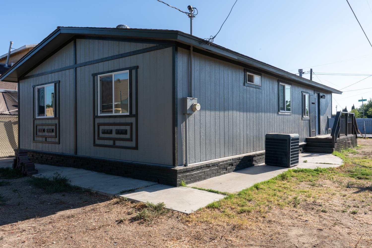 Detail Gallery Image 5 of 39 For 8721 Laird St, Patterson,  CA 95363 - 3 Beds | 2 Baths