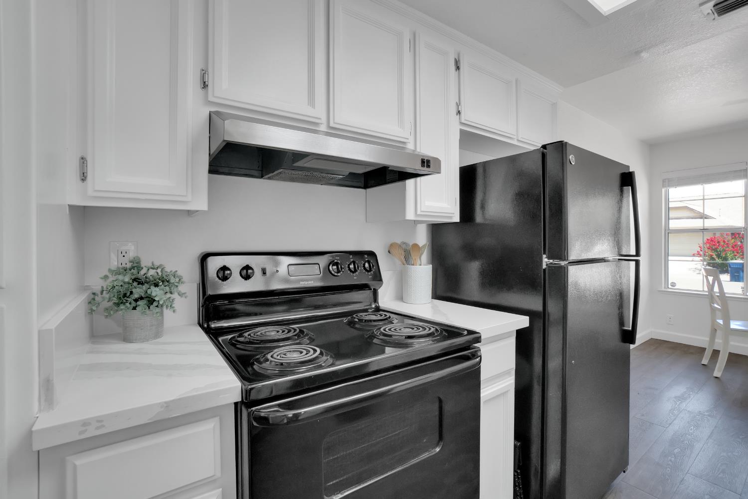 Detail Gallery Image 5 of 24 For 7427 Cessna Dr, Citrus Heights,  CA 95621 - 3 Beds | 2 Baths