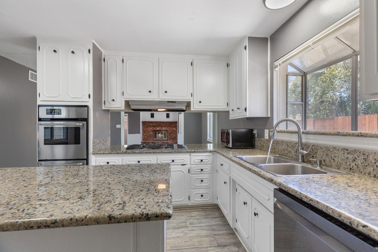 Detail Gallery Image 19 of 40 For 2537 Warrego Way, Sacramento,  CA 95826 - 4 Beds | 2/1 Baths