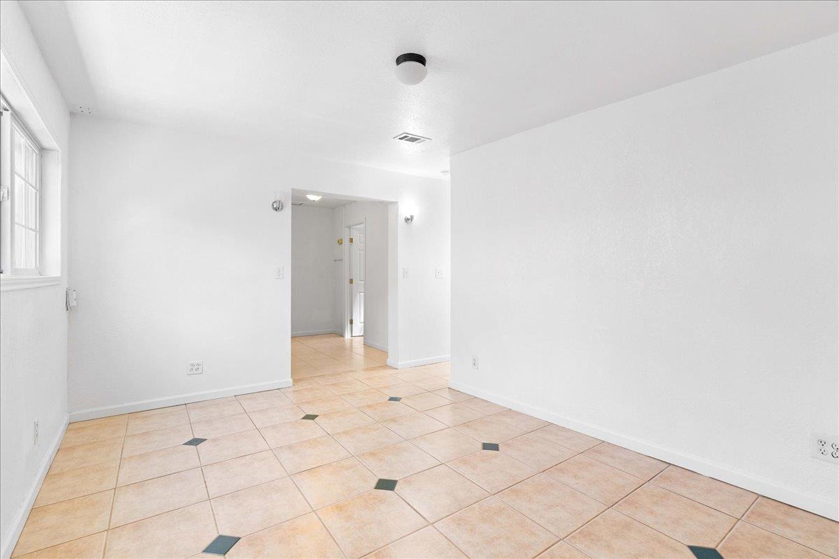 Detail Gallery Image 27 of 31 For 2117 Violet, Sacramento,  CA 95825 - 8 Beds | 4 Baths
