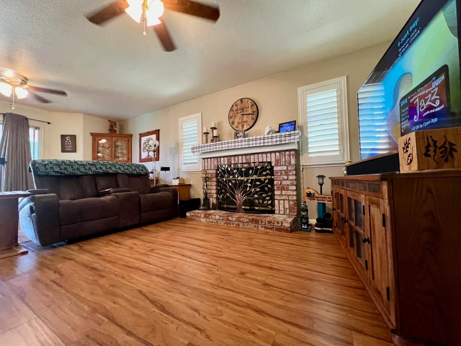 Detail Gallery Image 5 of 26 For 616 Codington Way, Modesto,  CA 95357 - 4 Beds | 2/1 Baths