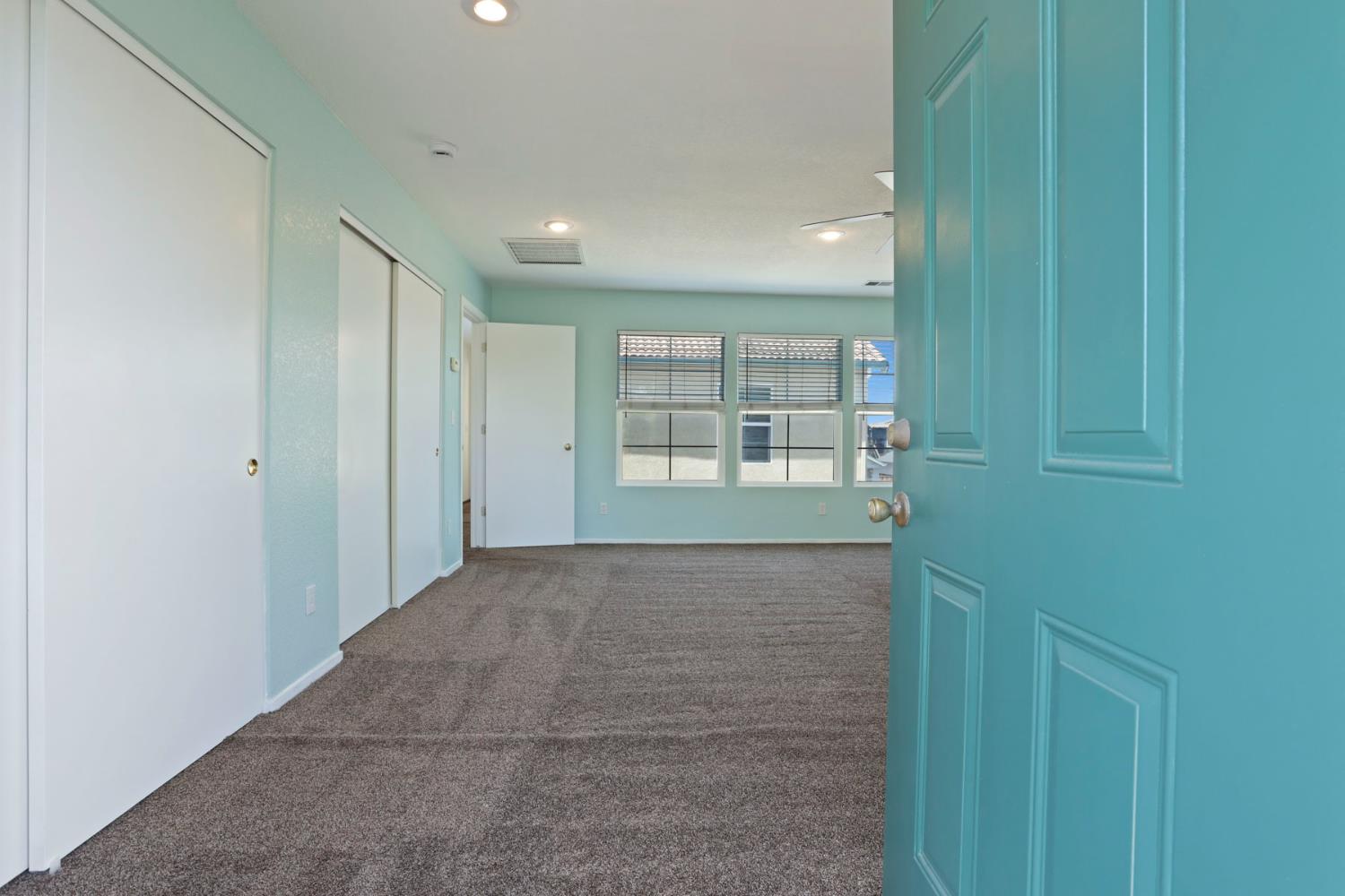 Detail Gallery Image 14 of 16 For 1262 Syracuse Ln, Manteca,  CA 95336 - 4 Beds | 2/1 Baths