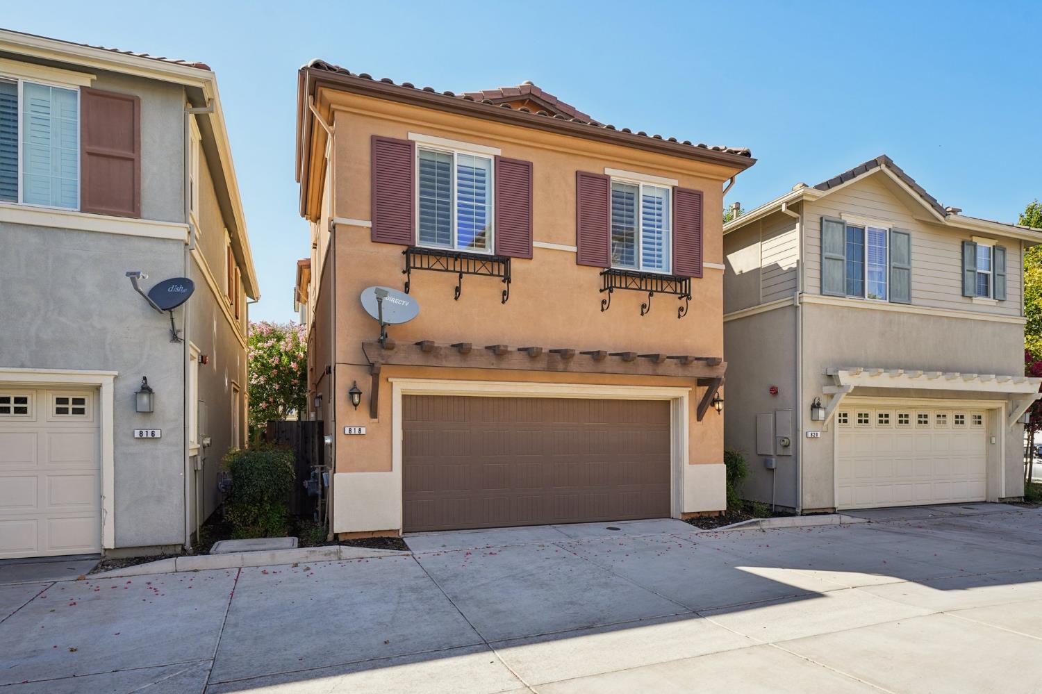 Detail Gallery Image 3 of 45 For 818 Queen Palm Ln, Brentwood,  CA 94513 - 3 Beds | 2/1 Baths