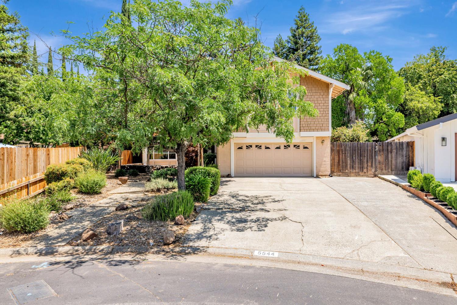 Detail Gallery Image 7 of 38 For 5544 Montia Ct, Orangevale,  CA 95662 - 4 Beds | 2/1 Baths
