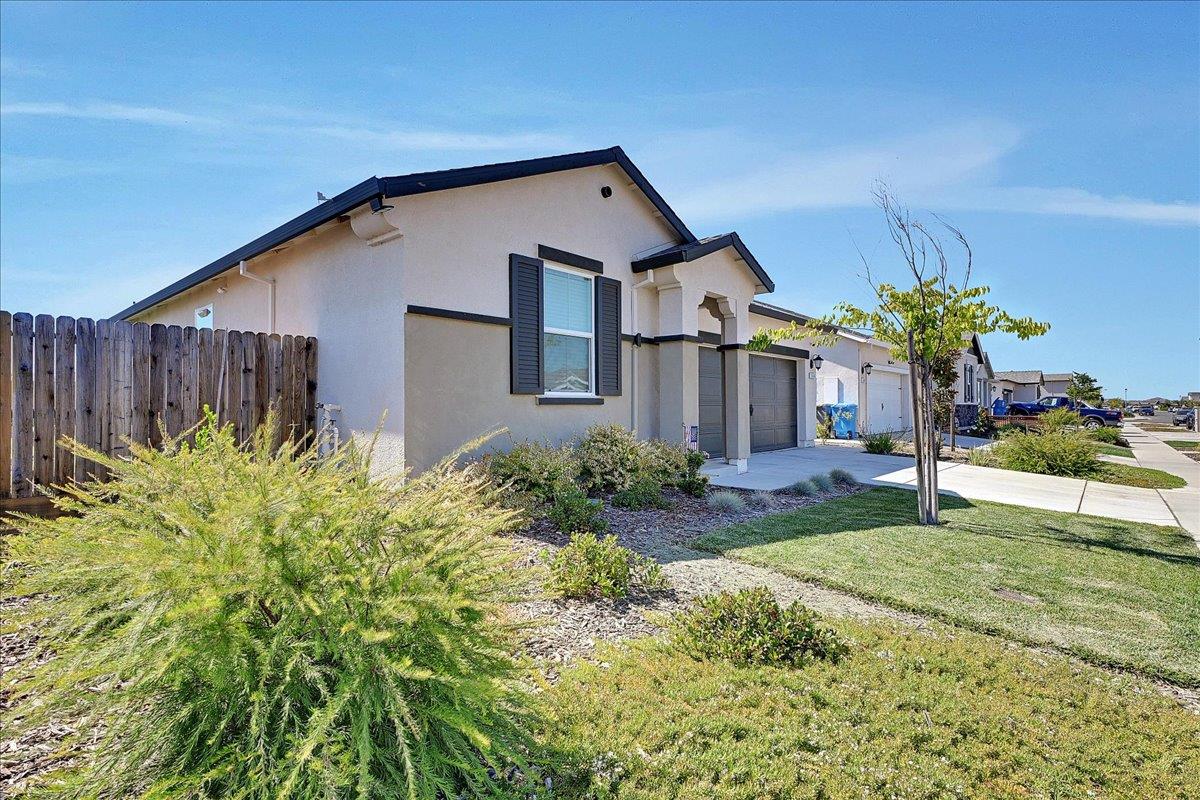 Detail Gallery Image 2 of 28 For 5516 Sunhaven St, Marysville,  CA 95901 - 3 Beds | 2 Baths
